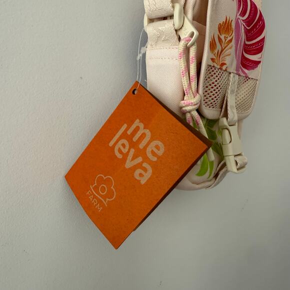 FARM Rio Fervo Rainbow Tropical Crossbody Bag Cream Floral Brazil Exclusive NWT - Picture 6 of 8